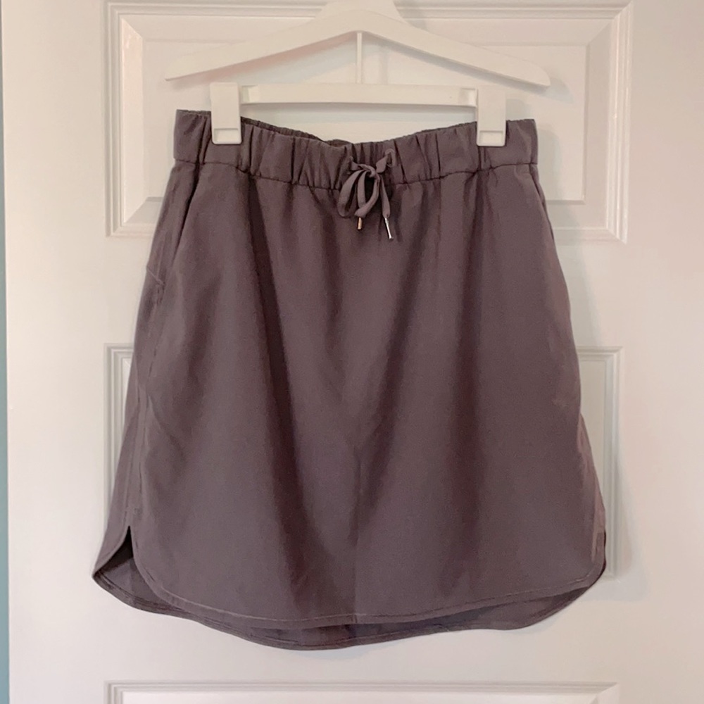 Lululemon On the Fly Skirt. Size 10.
